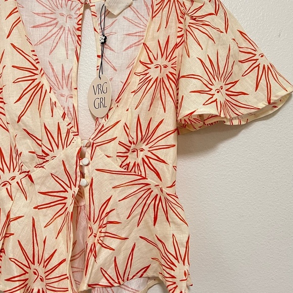 NWT VRG GRL sun solei printed button front cropped linen top - Picture 3 of 3